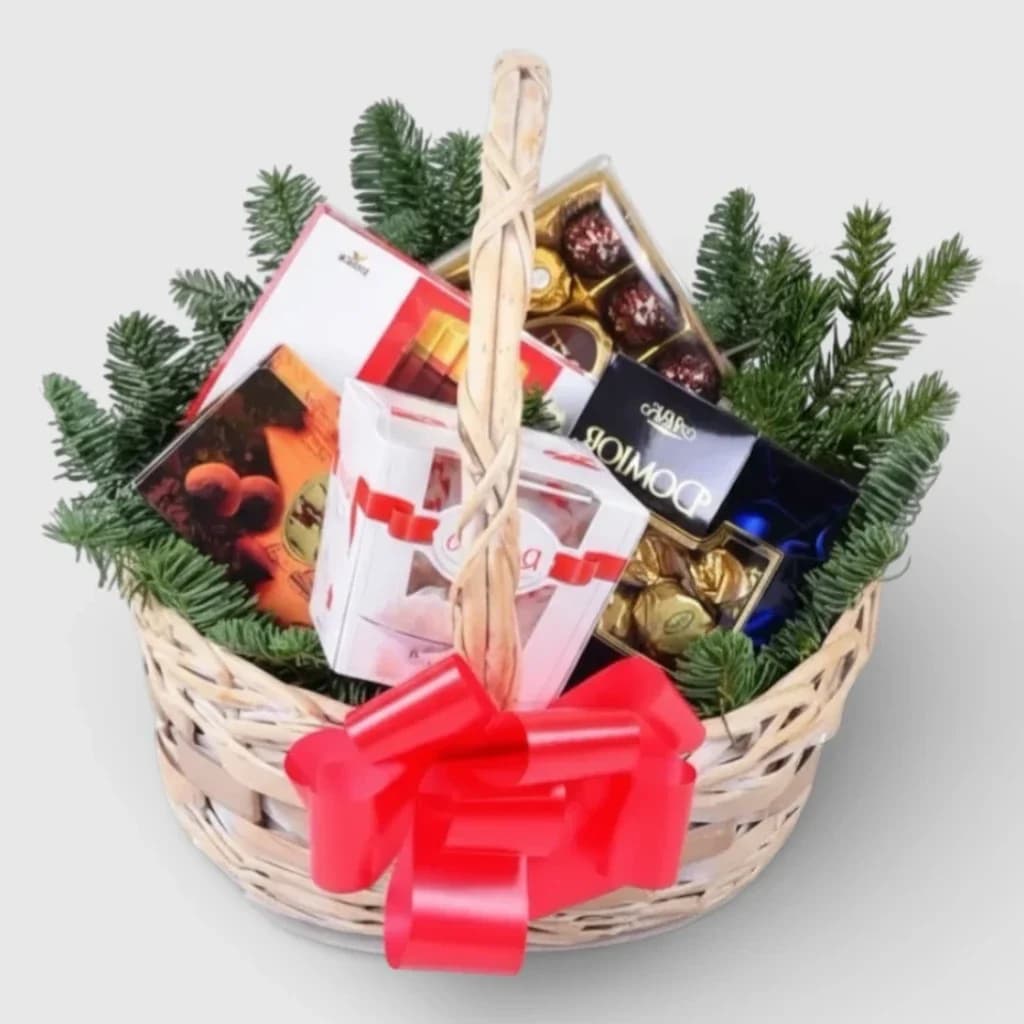 Gift basket of sweets "For Lovers"