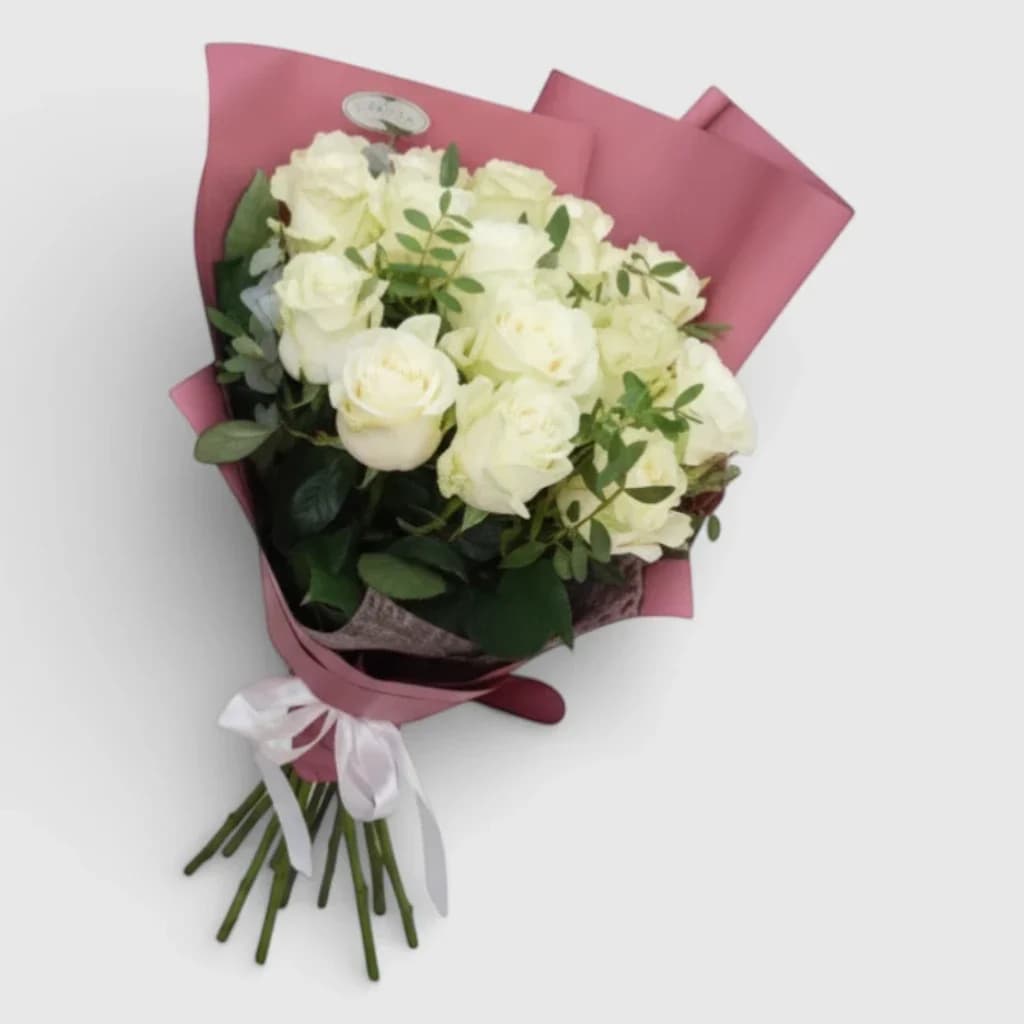 Bouquet of 15 white roses
