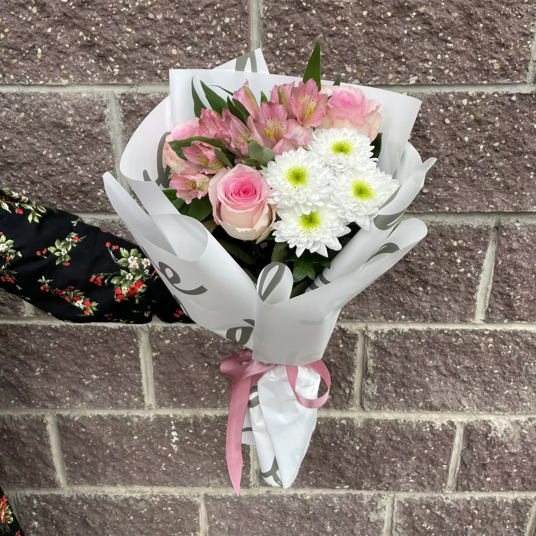 Mix bouquet of chrysanthemums, alstroemeria and roses