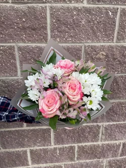 A Guide to Choosing the Perfect Mother's Day Bouquet [Blooming Love]
