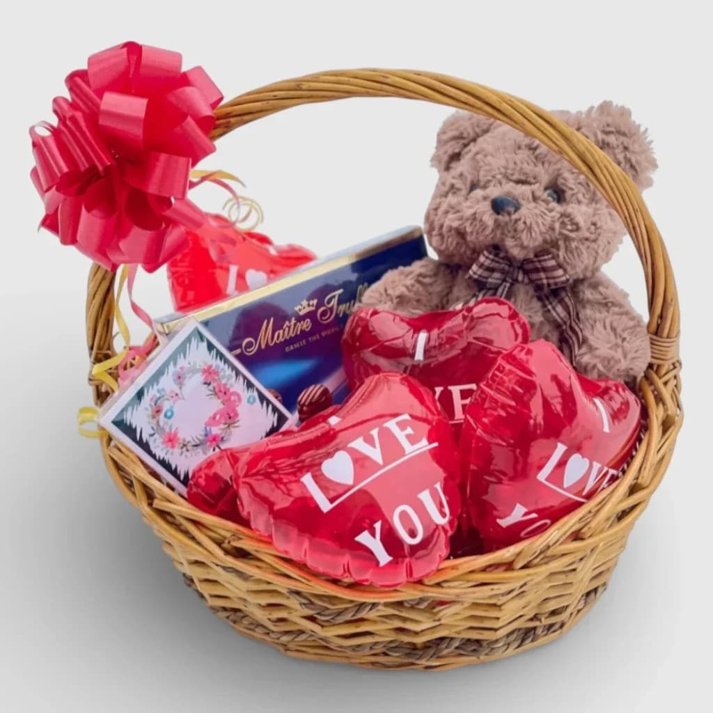 Gift Basket "For Valentine's Day"