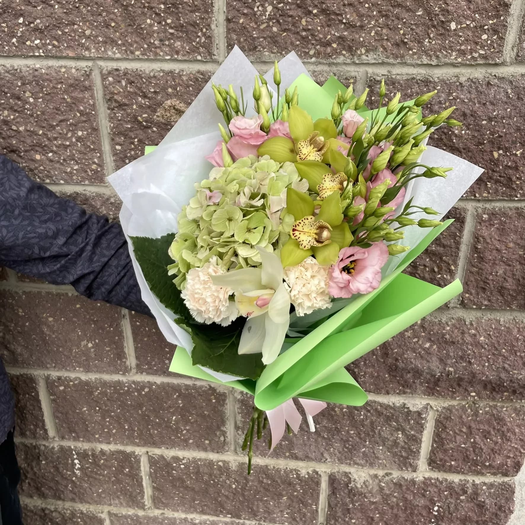 Bouquet of hydrangea and cymbidium "Exotic"