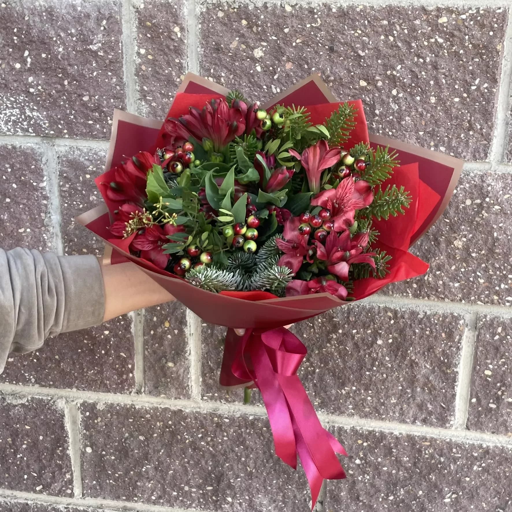 New Year's bouquet of flowers "Red Flame"