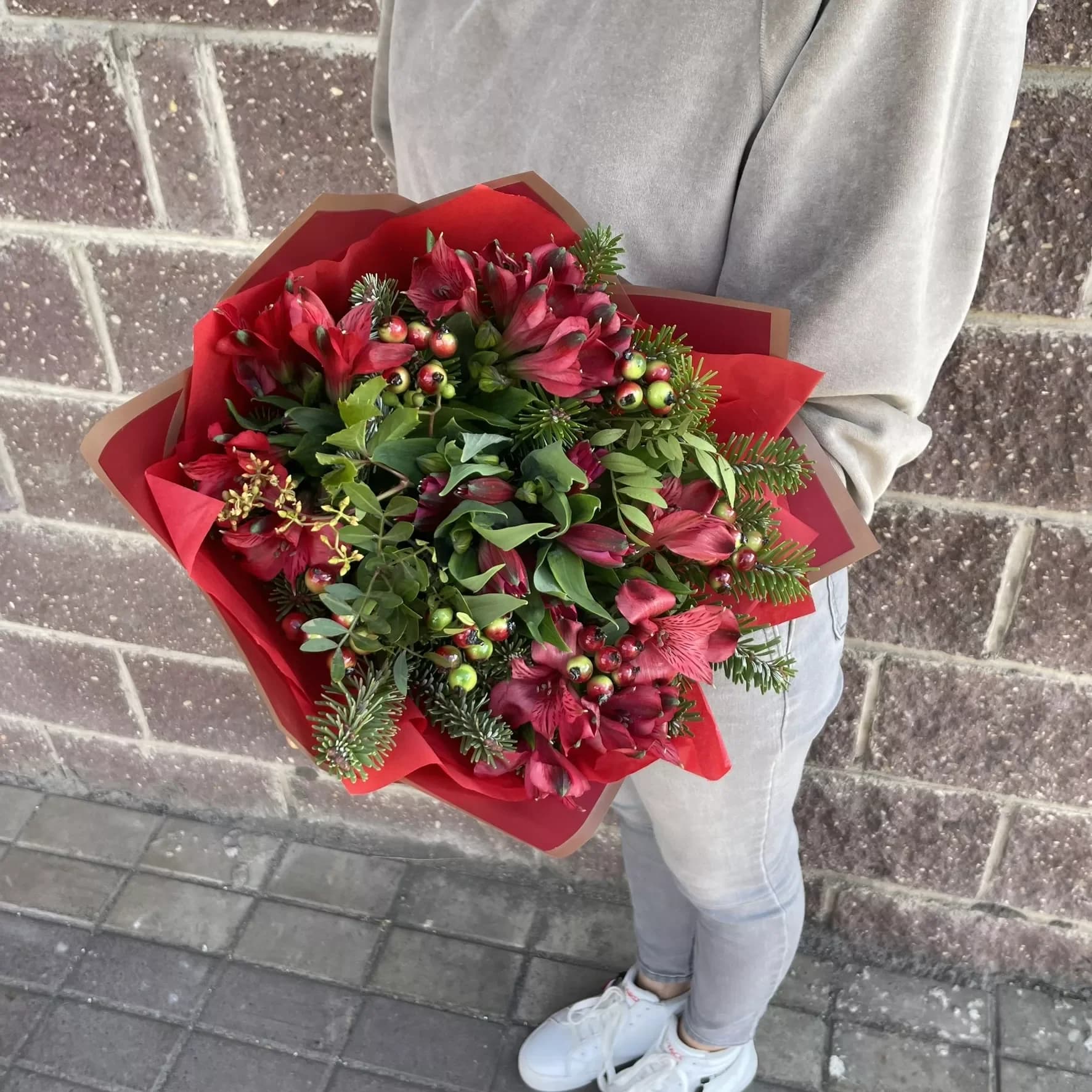 New Year's bouquet of flowers "Red Flame"